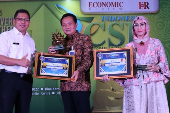 Fokus pada Pendidikan Hingga Lingkungan, Perhutani Diganjar 2 Award  - JPNN.COM