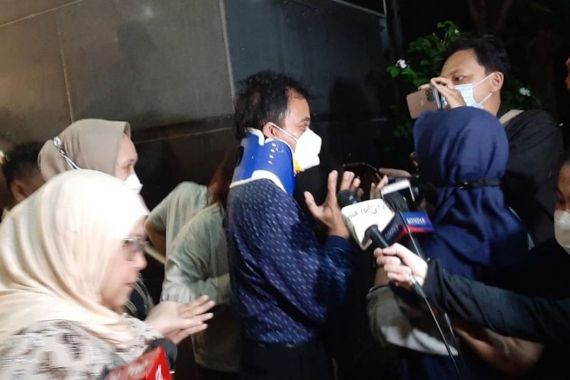 Roy Suryo Tak Ditahan Seusai Diperiksa Sebagai Tersangka, Ini Kata Polisi - JPNN.COM