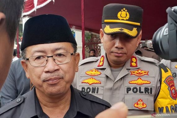 Dilaporkan ke KPK Atas Dugaan Penyelewengan Bantuan Gempa, Bupati Cianjur: Mohon Doanya - JPNN.COM