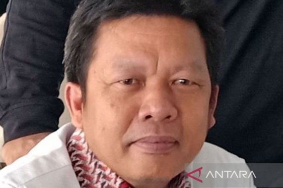 Beredar Video Presiden Tak Menyalami Kapolri, Bang Edi Bilang Begini - JPNN.COM