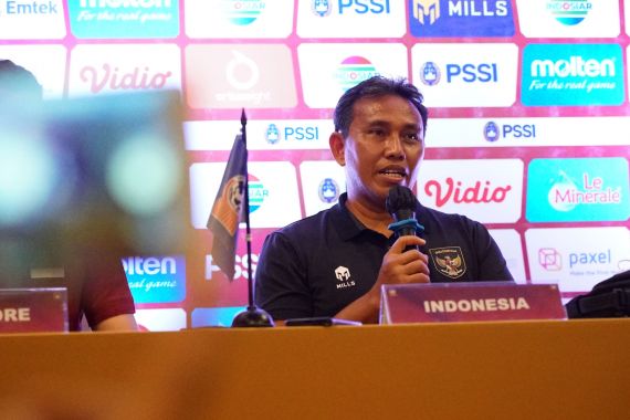 Bawa Indonesia ke Final Piala AFF U-16 2022, Bima Sakti Kok Minta Maaf, Ada Apa? - JPNN.COM