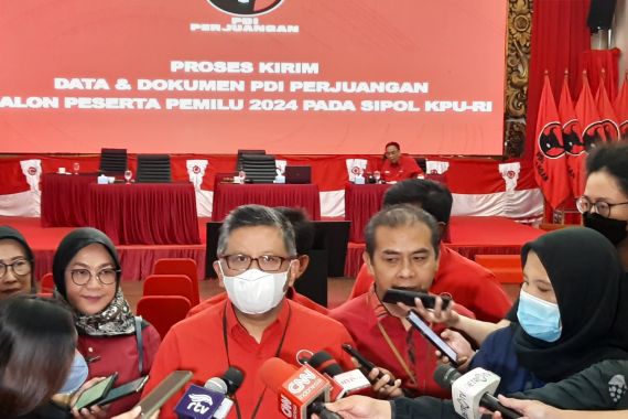 PDIP Paling Siap Ikut Pemilu, Hasto Cs Bakal Jalan Kaki ke Markas KPU - JPNN.COM