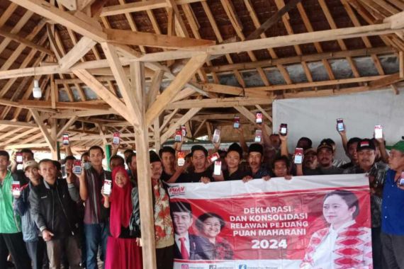 Ratusan Masyarakat Banten Deklarasi Jadi Relawan Pejuang Puan Maharani - JPNN.COM