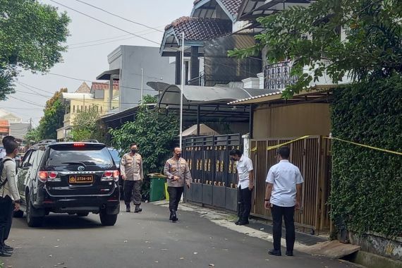 Kematian Brigadir J Sudah 25 Hari, Al Araf Singgung soal Senjata Api - JPNN.COM