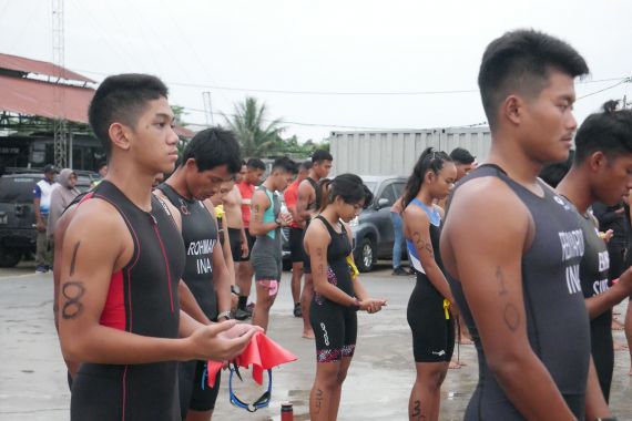 Atlet junior limitless Indonesia Ikuti Lomba Triathlon HUT ke-7 Lantamal XII - JPNN.COM