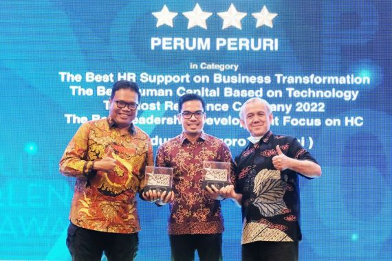 Peruri Sabet 4 Penghargaan di Human Capital on Resilience Excellence Award 2022 - JPNN.COM