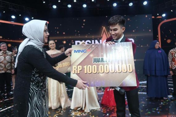 Sering Gagal, Zainul Akhirnya Berhasil Jadi Juara Rising Star Dangdut 2022 - JPNN.COM