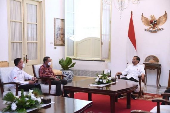 Jokowi Panggil Iwan Bule dan Menpora, Pusat Pelatihan Sepak Bola akan Didirikan, di Mana? - JPNN.COM