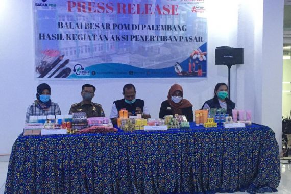BPOM Palembang Sita Ribuan Kosmetik Berbahaya dari 4 Wilayah di Sumsel - JPNN.COM