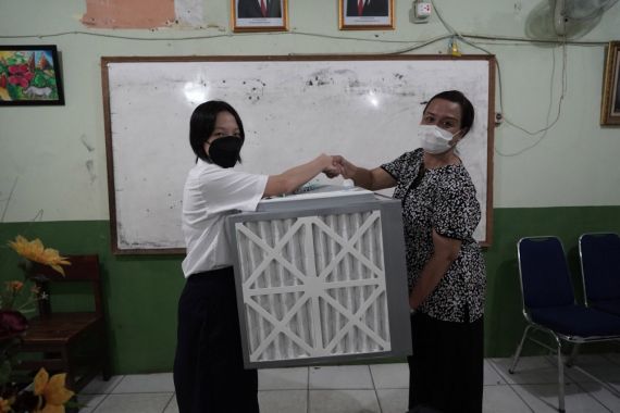 Keren! Siswi SMA Ini Adaptasi Teknologi CR-Box Jadi Alat Filtrasi Sederhana - JPNN.COM