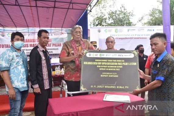 Warga Desa Sepulut Mendeklarasikan Setop BAB Sembarangan - JPNN.COM