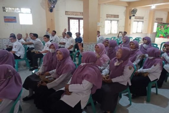 Ratusan Guru Wiyata Bakti di Batang Diharapkan Jadi PPPK Tanpa Seleksi - JPNN.COM