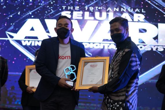 Hadirkan Berbagai Inovasi untuk Milenial, Provider By.U Raih 3 Penghargaan di Selular Award - JPNN.COM