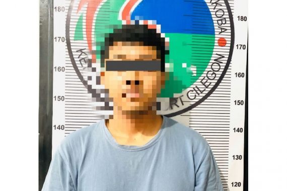 Pria Ini Ditangkap di Rumahnya, Kasusnya Berat, Terancam Denda Rp 10 Miliar - JPNN.COM