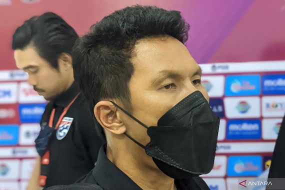 Bisa Berbahasa Indonesia, Pelatih Thailand U-16 Ternyata Pernah Main di Klub Ini - JPNN.COM