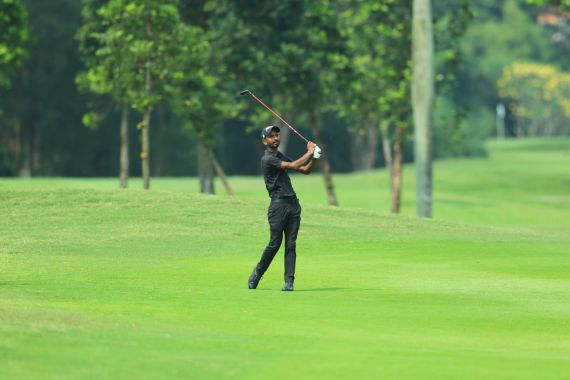 Pegolf India dan Thailand Bersaing Ketat di Mandiri Indonesia Open 2022 - JPNN.COM