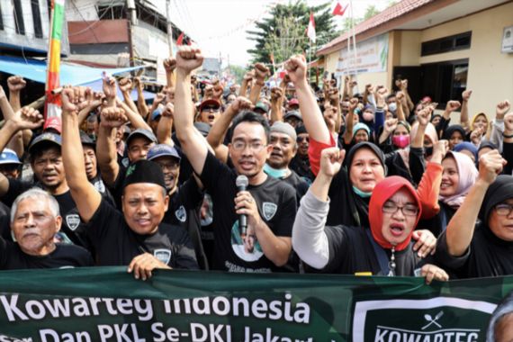 Komunitas Warung Tegal Turun Gunung Sosialisasikan Nama Ganjar Pranowo - JPNN.COM