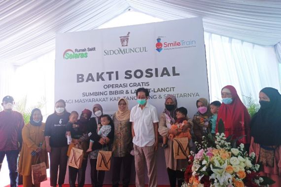 Bantu Kembalikan Senyuman Penderita Bibir Sumbing, Sido Muncul Gelar Operasi Gratis di Tangerang - JPNN.COM