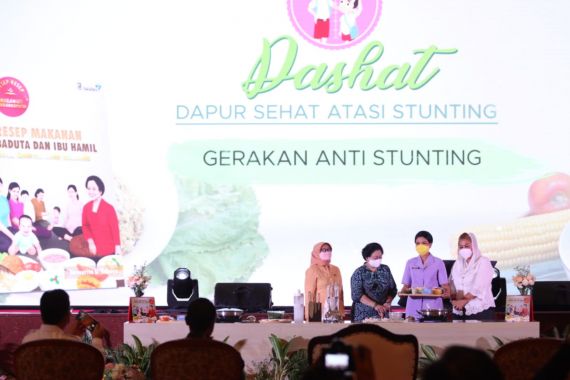 Kala Megawati Demo Masak Opor Singkong di Hadapan Panglima TNI - JPNN.COM
