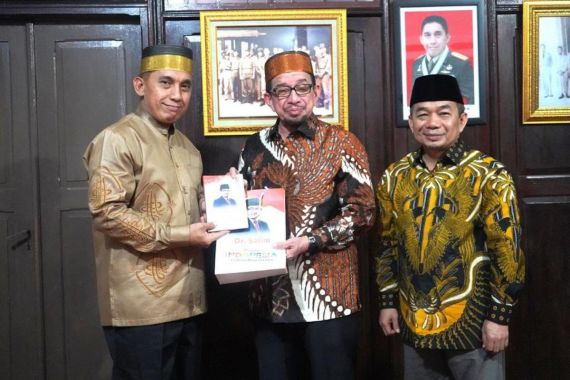 Bertemu Pangdam Hasanuddin, Dr. Salim: PKS dan TNI Berkomitmen Menjaga NKRI - JPNN.COM