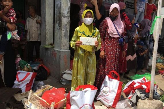 Jokowi Mampir di Pasar Sungai Duri, Pedagang: Terima Kasih Pak Presiden, Anda Hebat - JPNN.COM