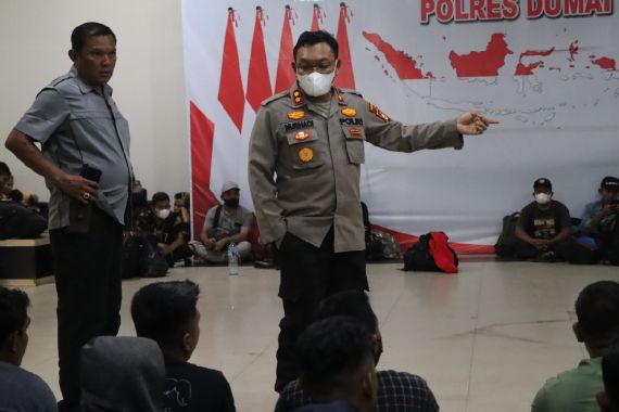 Polres Dumai Gagalkan Penyeludupan 58 Imigran Gelap ke Malaysia - JPNN.COM