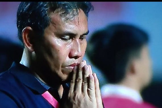 Awak Timnas U-16 Indonesia Melingkar, Lagu Tanah Airku Diputar, Bima Sakti Teteskan Air Mata - JPNN.COM