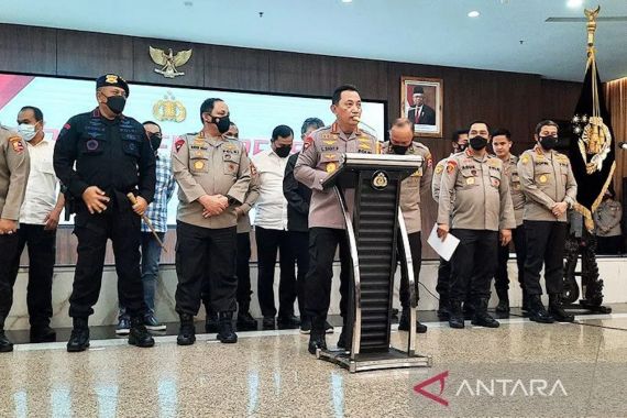 Ferdy Sambo Tersangka Kasus Pembunuhan Brigadir J, 2 Perwira Tinggi Ikut Terseret - JPNN.COM