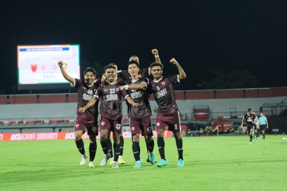 Tampil Menggila, PSM Makassar Hajar Persib Bandung 5-1 - JPNN.COM