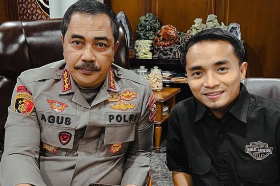 3 Berita Artis Terheboh: Denny Darko Meramal, Jenderal Ini Panen Pujian - JPNN.COM