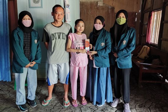 Aksi Nyata Mahasiswa UNDIP KKN di Desa Cingkrong dalam Mencegah Stunting, Keren! - JPNN.COM