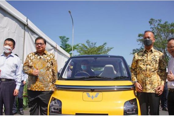 Indonesia Diharapkan Berperan Jadi Produsen Kendaraan Listrik - JPNN.COM
