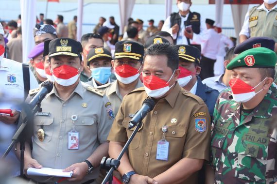 Gerakan 10 Juta Bendera Merah Putih di Lapangan Banteng Berlangsung Meriah - JPNN.COM