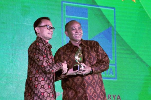 Berdayakan Program Apartemen Kepiting, Indra Karya Raih TJSL dan CSR Awards 2022 - JPNN.COM