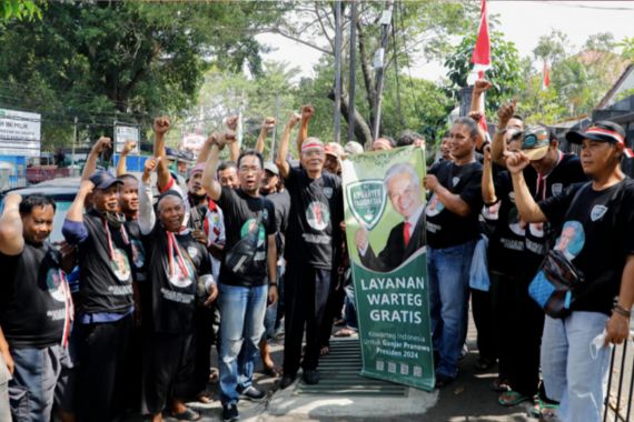 Para Pedagang Warteg dan Sopir Bajaj Kompak Serukan Dukungan untuk Ganjar Pranowo - JPNN.COM