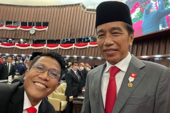 Presiden Jokowi Turun dari Podium lalu Menyapa: Apa Kabarnya, Pak Misbakhun? - JPNN.COM