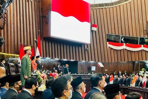 Di Hadapan Kapolri Cs, Jokowi Titip Pesan: Hukum Harus Ditegakkan Seadil-adilnya - JPNN.COM