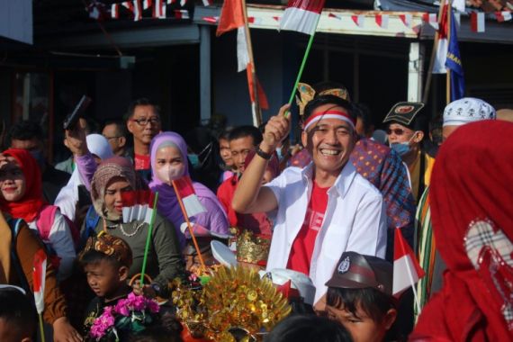 Peringati HUT ke-77 RI, Ponpes Muqimus Sunnah Gelar Karnaval, Begini Harapan Sekda Palembang - JPNN.COM