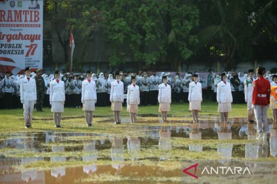 Lapangan Tergenang Air-Tiang Bendera Patah, Upacara HUT RI di Tangerang Batal - JPNN.COM