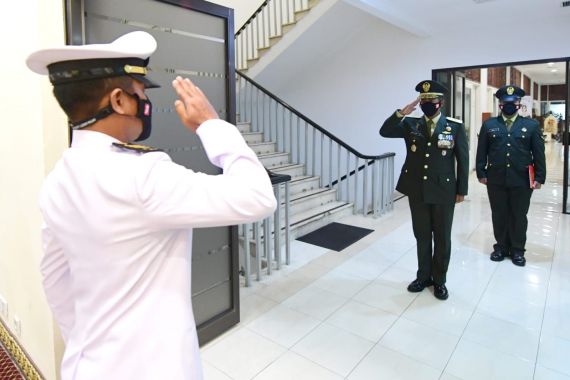 Perwira TNI AL Terpilih Menjadi Komandan Upacara di Istana, Kopassus Jadi Cadangan - JPNN.COM