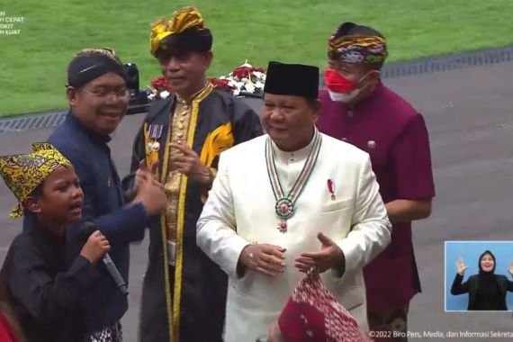 Prabowo Bangkit dari Kursi, Lalu Ikut Berjoget saat 'Ojo Dibandingke' Dinyanyikan - JPNN.COM
