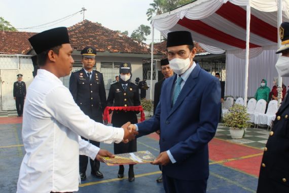 126 Narapidana di Rutan Praya Diberikan Remisi pada Hari Kemerdekaan - JPNN.COM