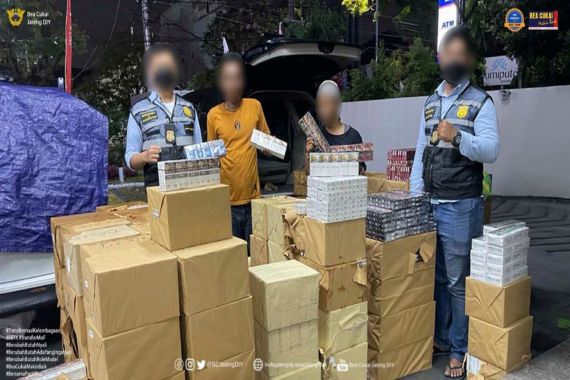 Tegas, Bea Cukai Sita Jutaan Batang Rokok Ilegal di 2 Wilayah Ini - JPNN.COM