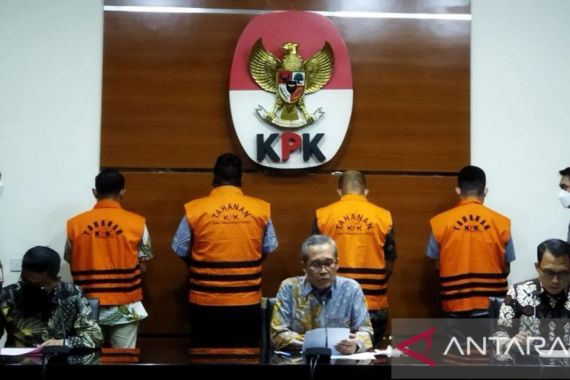 KPK Jebloskan Petinggi Pemprov Sulsel dan Pegawai BPK ke Sel Tahanan - JPNN.COM