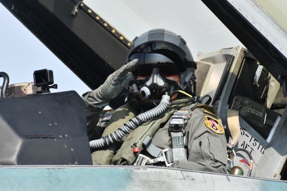 KSAD Jenderal Dudung Terima Wing Kehormatan Penerbang Kelas I TNI AU - JPNN.COM