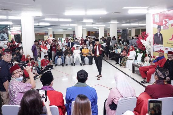 Bantu UMKM Bangkit, Sandiaga Uno Buka Pesta Rakyat di Bekasi - JPNN.COM