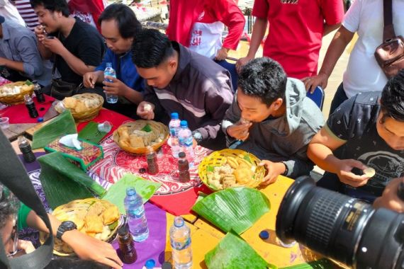 Harapan Disbudpar Sumsel dengan Adanya Lomba Makan Pempek Terbanyak di HUT RI - JPNN.COM