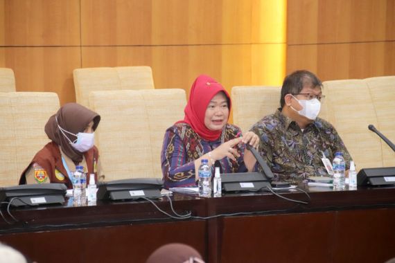 Gelar Dialog Interaktif, Siti Fauziah Paparkan Tupoksi MPR ke Peserta Jambore Nasional - JPNN.COM
