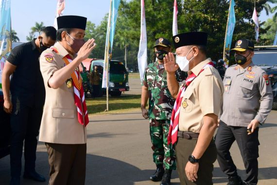 Jokowi Datangi Jambore Nasional, Ada Irjen Fadil Menyambut - JPNN.COM