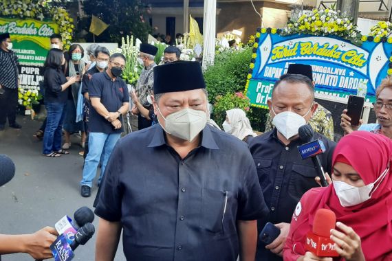 Airlangga Hartarto Berbelasungkawa, Sebut Hermanto Dardak Sosok Bersahaja - JPNN.COM